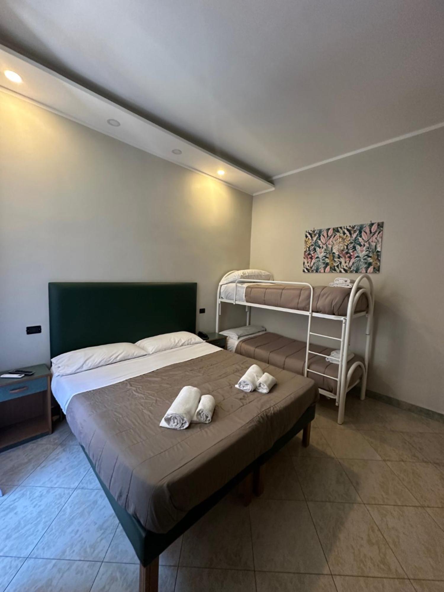 Smart Station Hotel Neapol Exteriér fotografie